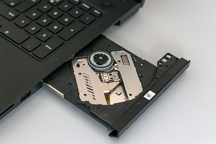 Dell Inspiron 15 3000 (6).jpg